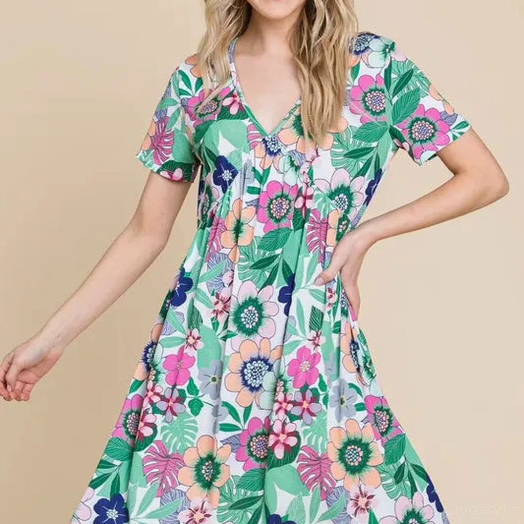 Chic Floral Ruched Dress with V-Neck and Short Sleeves