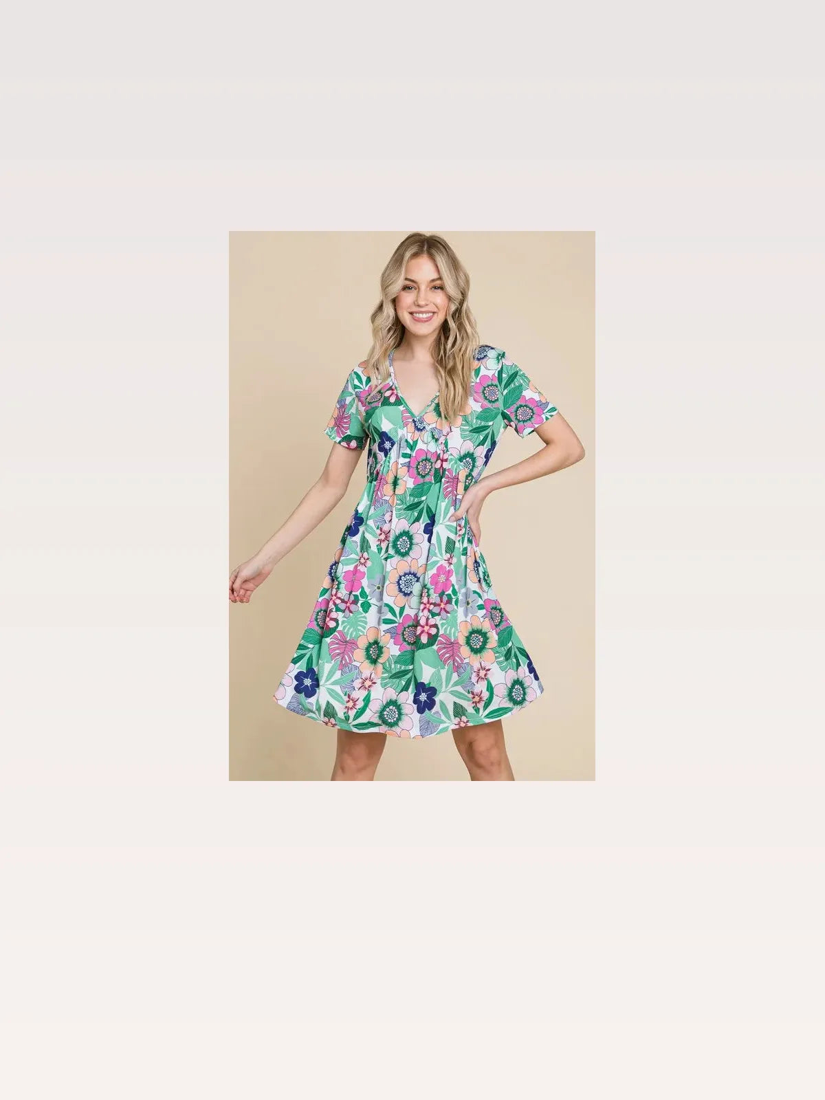 Chic Floral Ruched Dress with V-Neck and Short Sleeves