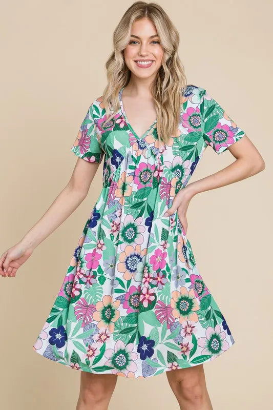 Chic Floral Ruched Dress with V-Neck and Short Sleeves